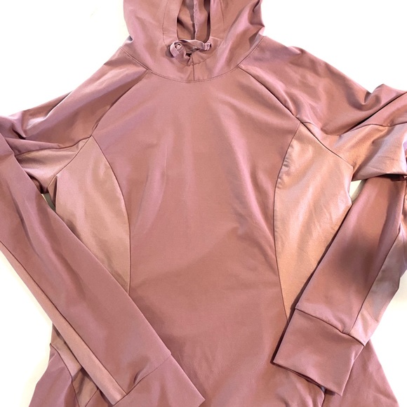 Fabletics Pullover Hoodie - Picture 8 of 8